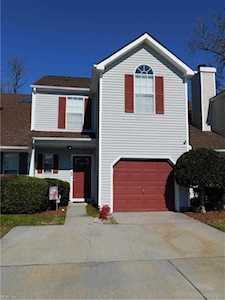 694 Aylesbury Dr Virginia Beach, VA 23462