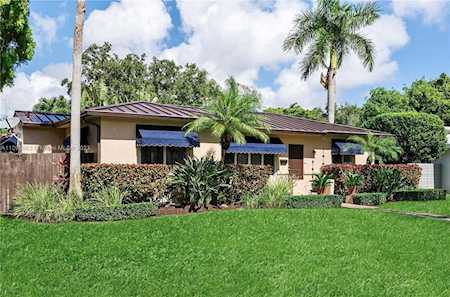 933 NE 99th St Miami Shores, FL 33138