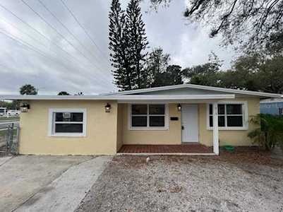 818 19th Street Ct E Bradenton, FL 34208