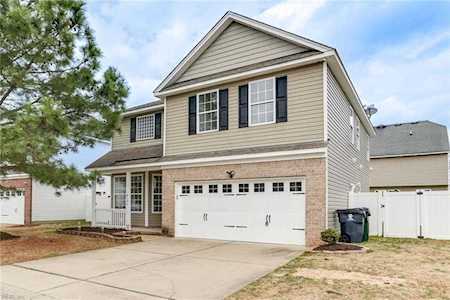 4132 Taughtline Loop Chesapeake, VA 23321