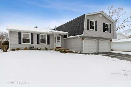 230 Terrance Dr Naperville, IL 60565