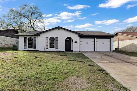 724 Waverly Drive Arlington, TX 76015