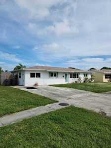 3153 Capri Road Palm Beach Gardens, FL 33410