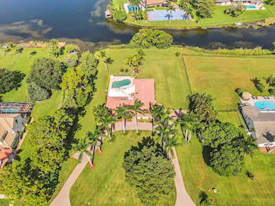 4241 Hunting Trail Lake Worth, FL 33467