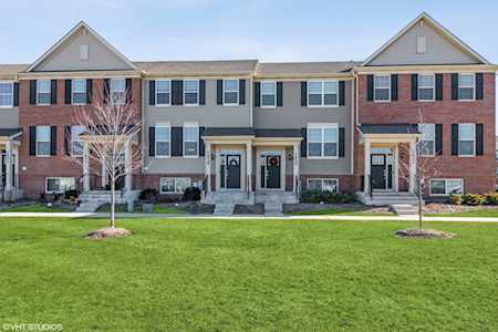 1619 Carlstedt Dr Batavia, IL 60510
