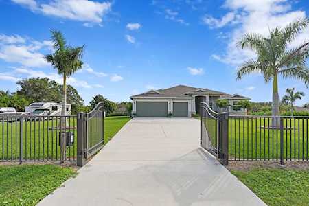 7742 N 165th Street Palm Beach Gardens, FL 33418