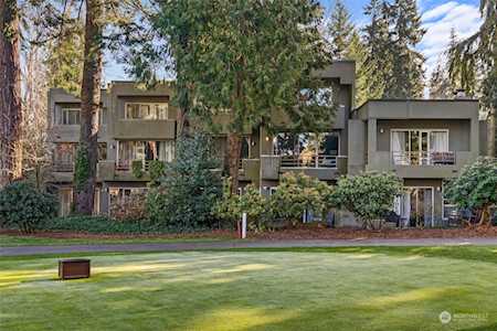17001 Inglewood Rd NE #M213 Kenmore, WA 98028
