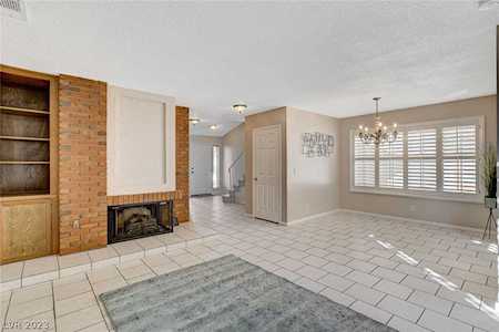 2446 Pickwick Dr Henderson, NV 89014