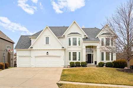 22208 W 58th St Shawnee, KS 66226