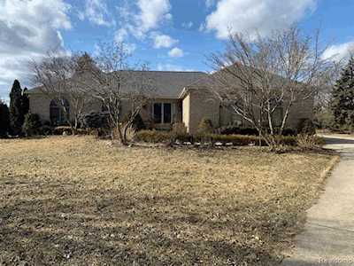46629 Hawkins Shelby Twp, MI 48315