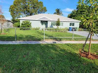 911 Arizona Ave Fort Lauderdale, FL 33312