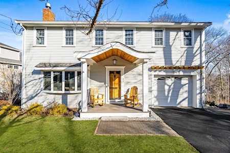 23 Harborview Dr Hingham, MA 02043