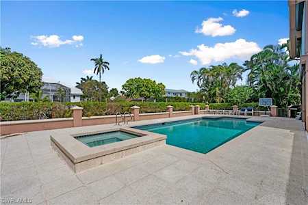 425 S 17th Ave Naples, FL 34102