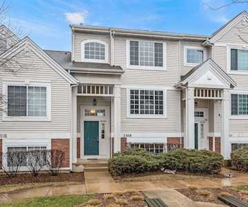 2418 Oakfield Dr #1 Aurora, IL 60503
