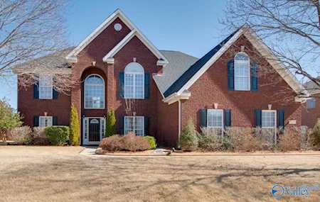 7019 Southcreek Drive Owens Cross Roads, AL 35763