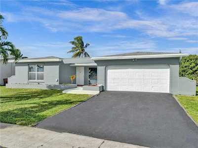 10761 NW 29th Ct Sunrise, FL 33322