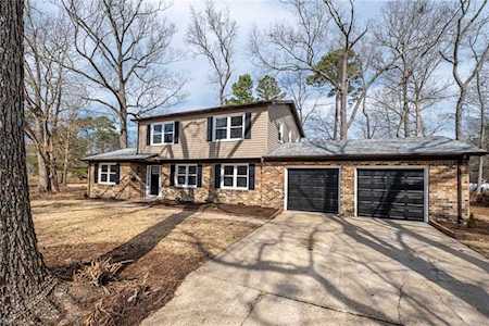 3220 Club House Circle Virginia Beach, VA 23452