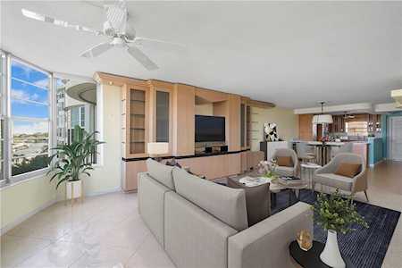 3051 NE 48th St #403 Fort Lauderdale, FL 33308