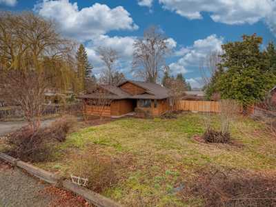 160 Swarthout Dr Grants Pass, OR 97527