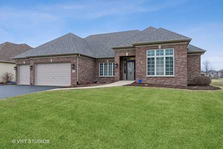 12 Raes Creek Ct Bolingbrook, IL 60490