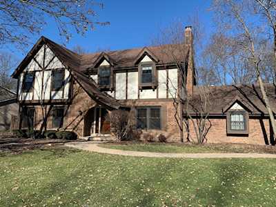 2S541 Seneca Dr Wheaton, IL 60189