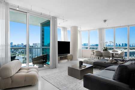 101 20th St #2102 Miami Beach, FL 33139