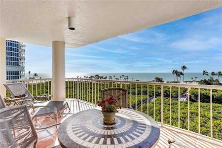 50 Seagate Dr #402B Naples, FL 34103