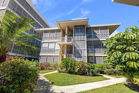 1024 N Shore Dr NE #6 St. Petersburg, FL 33701