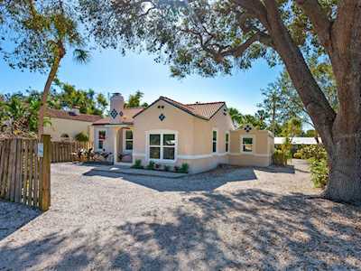 223 Palmetto Rd W Nokomis, FL 34275