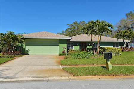 1949 Forest View Dr Palm Harbor, FL 34683