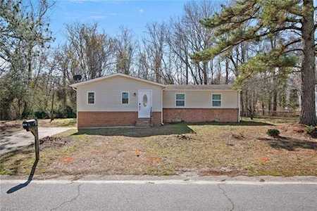 615 Chisholm Ln Suffolk, VA 23434