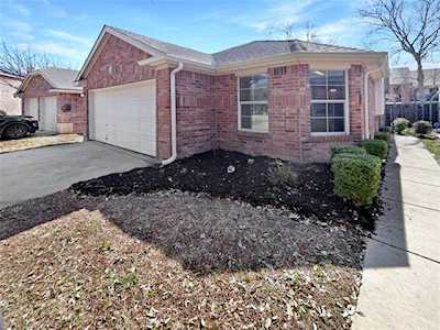 8805 Highland Orchard Drive Fort Worth, TX 76179
