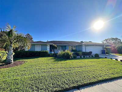 3683 Country Place Blvd Sarasota, FL 34233
