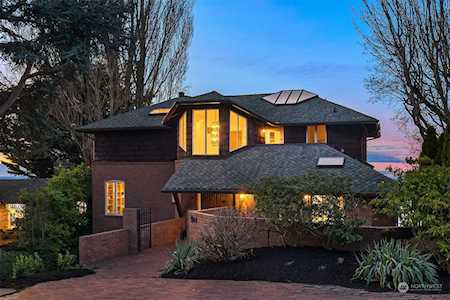 1944 NW Blue Ridge Dr Seattle, WA 98177