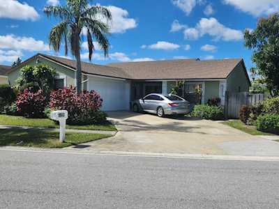 5643 E Lincoln Circle Lake Worth, FL 33463