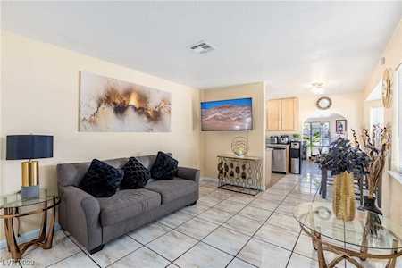 89 Lupin Ct Las Vegas, NV 89110