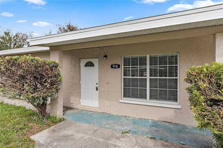916 26th St E Palmetto, FL 34221
