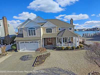 142 Squan Beach Dr Mantoloking, NJ 08738