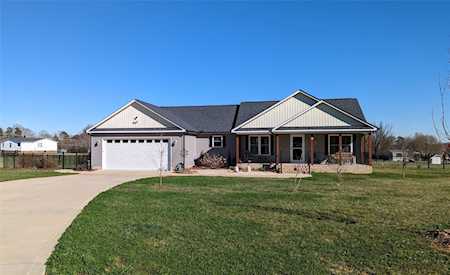 5892 Fallon Ct Sherrills Ford, NC 28673