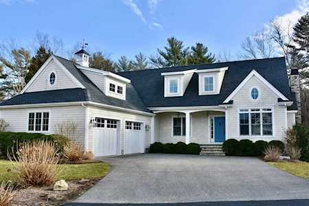 4 Split Rock Ln Mattapoisett, MA 02739