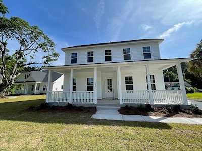 1050 Theodore Rd Awendaw, SC 29429
