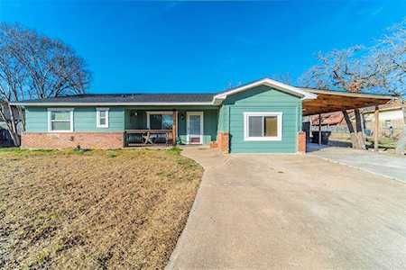 1516 Tanglewood Drive Azle, TX 76020