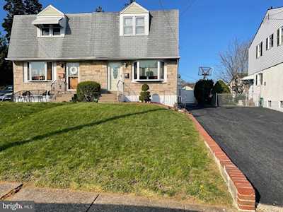 3415 John F Kennedy Dr Brookhaven, PA 19015