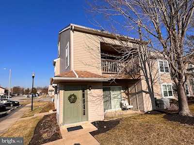 106 Firethorne Ct Sewell, NJ 08080
