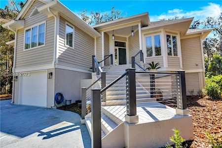 18 Promontory Ct Hilton Head Island, SC 29928
