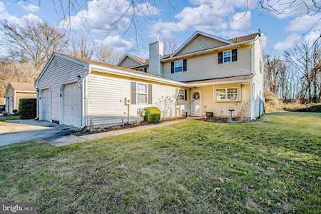 13 Winchester Ct Bordentown, NJ 08505