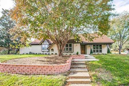 3313 Bobwhite Drive Bedford, TX 76021