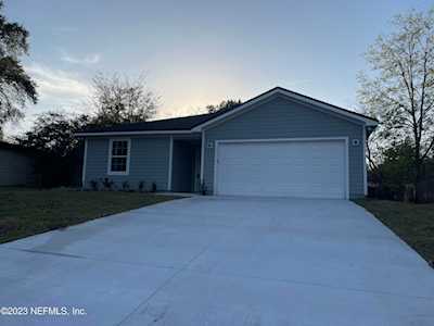 2124 Corot DR Jacksonville, FL 32210