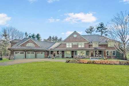 14 Hamlins Xing Dover, MA 02030