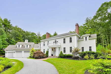 48 Carriage Way Sudbury, MA 01776